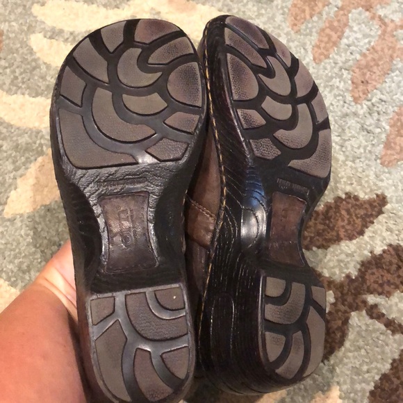 Born Clogs - Picture 2 of 5